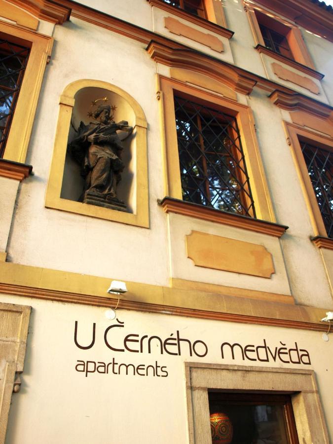 Ferienwohnung U Cerneho Medveda- At The Black Bear Prag Exterior foto