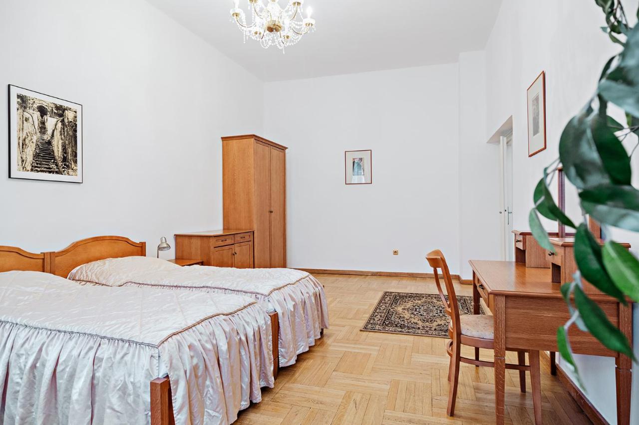 Ferienwohnung U Cerneho Medveda- At The Black Bear Prag Exterior foto